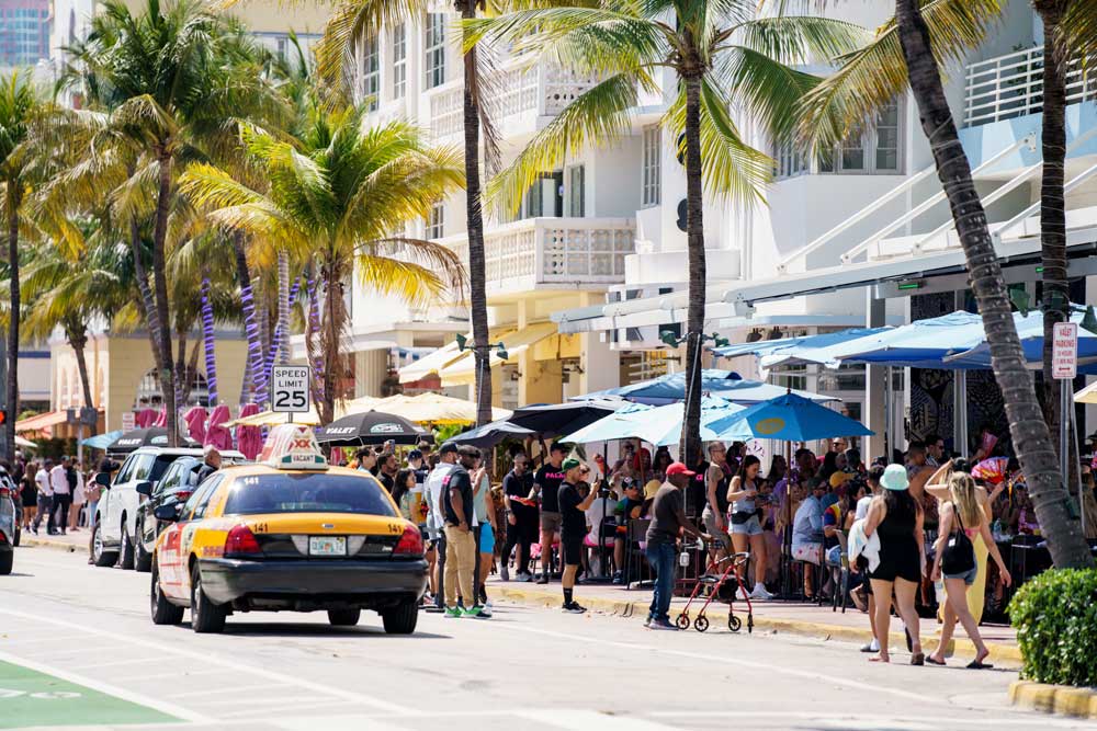 Ocean Drive with many vacationers during spring break