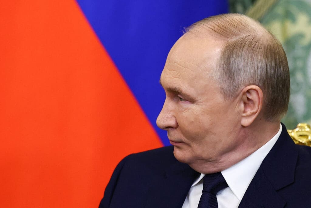 Iranian President Masoud Pezeshkian visits Russia
