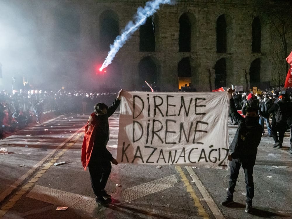 After the detention of Mayor İmamoğlu, people gathered in Saraçhane to protest his detention, calling for Rights, Law, and Justice. Saraçhane, Turkey, Istanbul, March 21, 2025. By Shutterstock.com - okanozdemir