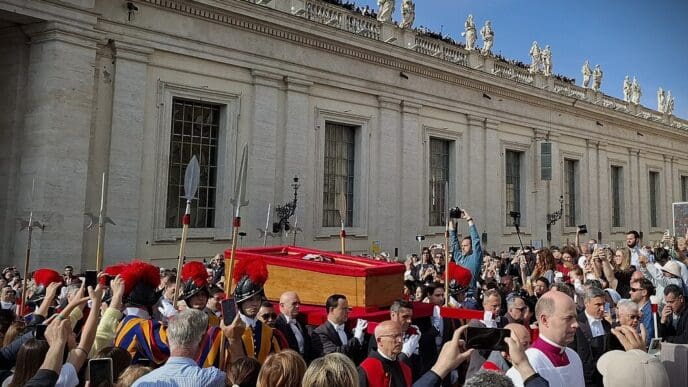 Procession with the body of the late Pope Francis