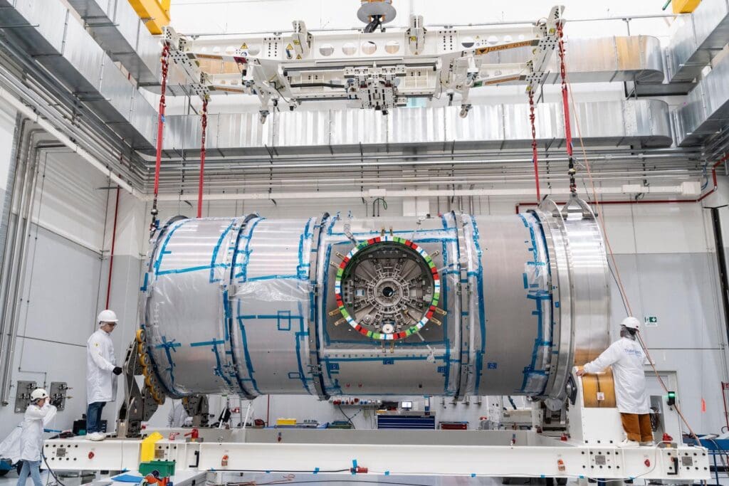 At the Thales Alenia Space facility in Turin, Italy, technicians prepare Gateway’s HALO (Habitation and Logistics Outpost) for transport. The module’s primary structure, fabricated by Thales Alenia Space, will travel to Northrop Grumman’s facility in Gilbert, Arizona, for final outfitting ahead of its launch to lunar orbit.