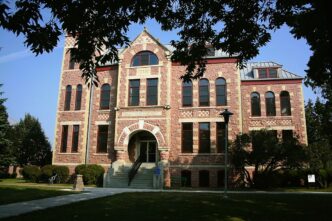 Beadle Hall. By Jlgrabinger - DSU eCommunications, CC BY-SA 3.0, via Wikimedia Commons