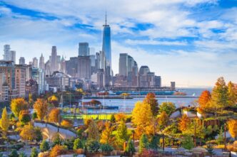 New York City. View of the financial district skyline in Lower Manhattan in autumn. By Shutterstock.com - Sean Pavone
