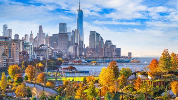 New York City. View of the financial district skyline in Lower Manhattan in autumn. By Shutterstock.com - Sean Pavone